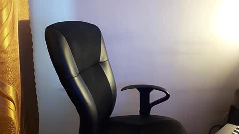 Snapshot of rivver420 chatting on January 8, 2025, 12:37 pm River online show from January 8, 2025, 12:37 pm