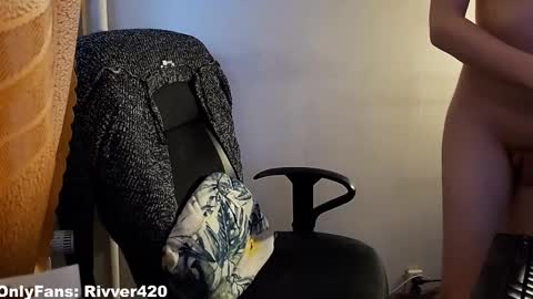 Snapshot of rivver420 chatting on February 28, 2025, 3:37 pm River online show from February 28, 2025, 3:37 pm