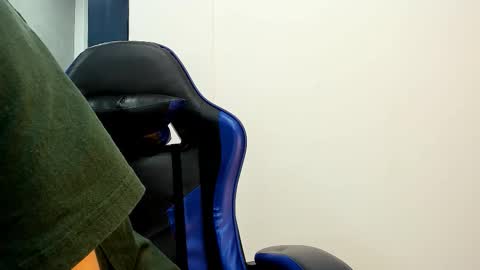 Roan Birkin online show from October 28, 2025, 8:44 pm