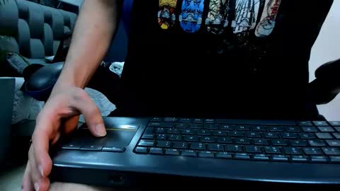 Roan Birkin online show from December 14, 2025, 9:52 pm