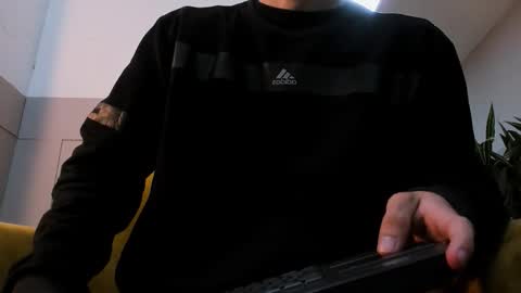 Roan Birkin online show from February 8, 2026, 7:50 pm