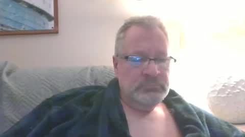 rob872217 online show from December 27, 2024, 12:01 pm