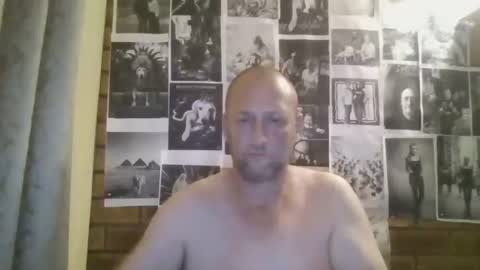 robert69huge online show from February 14, 2026, 2:36 pm