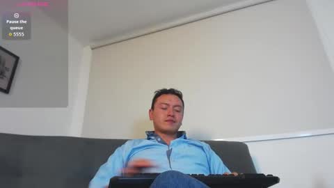 Robert online show from September 25, 2025, 10:57 pm