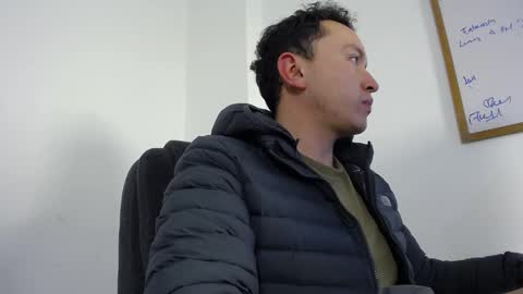 Robert online show from October 5, 2025, 8:34 am