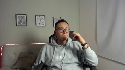 Robert online show from October 13, 2025, 12:54 am