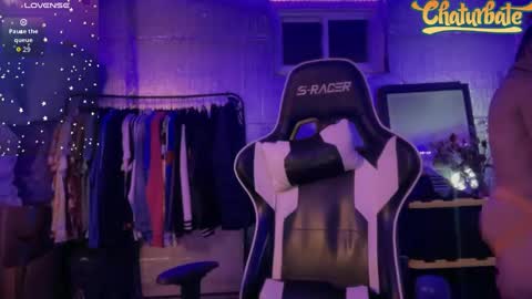 Robert Cici Jr. online show from October 19, 2025, 2:01 am