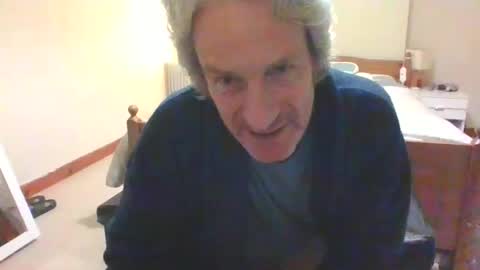 Robert online show from March 6, 2025, 5:14 am