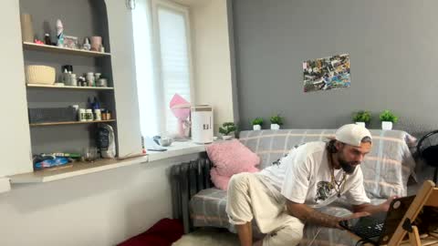 Snapshot of roberto_gray chatting on May 30, 2026, 10:12 am roberto gray online show from May 30, 2026, 10:12 am