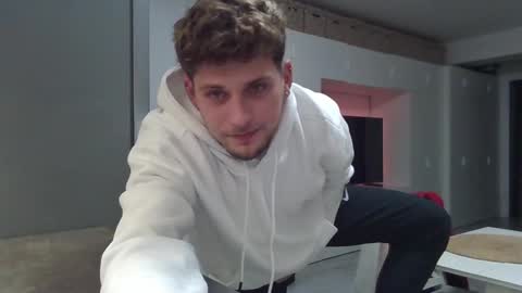 Roberto online show from January 10, 2025, 4:41 pm