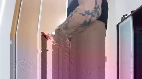 Snapshot of robertogonzalezpolonio15 chatting on November 15, 2025, 9:50 am uracan online show from November 15, 2025, 9:50 am