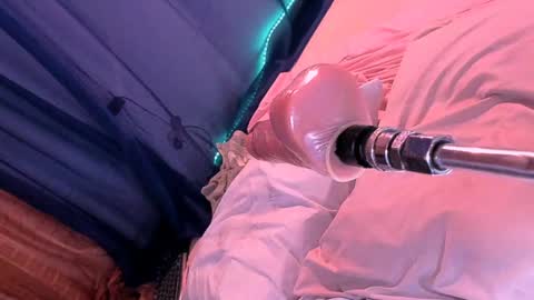 Roberts kloe online show from January 10, 2025, 10:25 pm