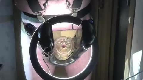 Robodickmilker online show from April 11, 2026, 1:32 am