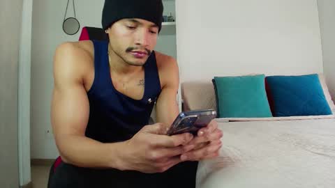 roby_millerr online show from November 4, 2025, 8:08 pm