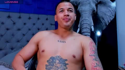 rocco_santos online show from September 11, 2025, 5:07 am