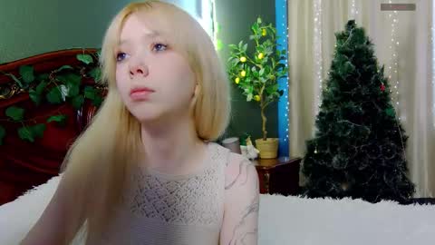 rochelle_dolly online show from February 18, 2026, 12:56 pm