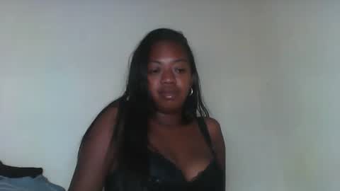 rochellinah online show from March 22, 2026, 6:33 pm