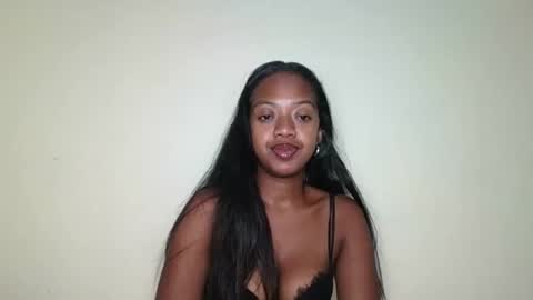 rochellinah online show from May 19, 2026, 2:29 am