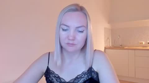 Snapshot of rock__baby chatting on February 7, 2025, 10:41 pm rock__baby online show from February 7, 2025, 10:41 pm