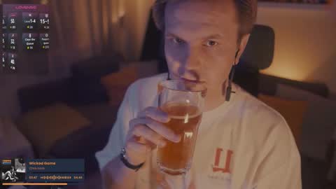 Rocket Bunny online show from November 19, 2025, 5:46 pm