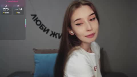 rocketsgirl online show from October 13, 2025, 5:51 am