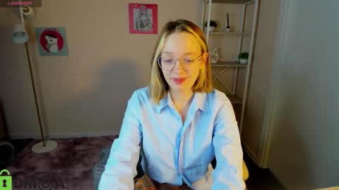 Snapshot of rockett_bunny chatting on October 8, 2025, 12:52 am Rockett online show from October 8, 2025, 12:52 am