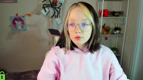 Snapshot of rockett_bunny chatting on November 12, 2025, 1:06 am Rockett online show from November 12, 2025, 1:06 am