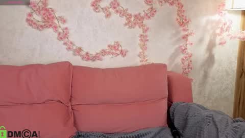 Snapshot of rockett_bunny chatting on December 2, 2025, 1:11 am Rockett online show from December 2, 2025, 1:11 am