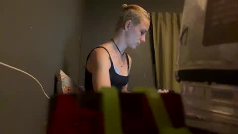 Snapshot of rockstarloverz chatting on February 2, 2025, 2:17 am RockstarLoverz online show from February 2, 2025, 2:17 am