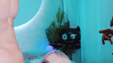 Lina and Den online show from October 25, 2025, 10:34 am