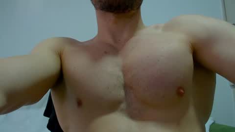 Snapshot of rocky_muscle chatting on June 20, 2026, 9:39 pm rocky muscle online show from June 20, 2026, 9:39 pm