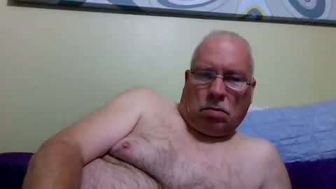 rodstud641 online show from October 20, 2025, 11:49 pm