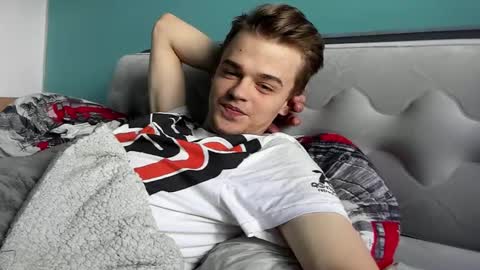 taylor fox online show from September 24, 2025, 9:45 am