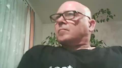 Snapshot of rola56430 chatting on February 5, 2025, 5:52 am rola56430 online show from February 5, 2025, 5:52 am