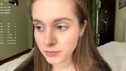 Mia online show from December 23, 2025, 7:17 am