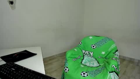 rolling_05 online show from December 15, 2025, 3:11 am