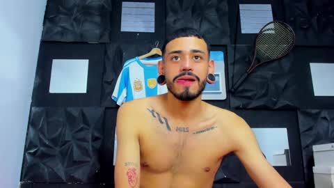 Snapshot of rolo_martinez chatting on September 12, 2025, 2:33 am rolo martinez online show from September 12, 2025, 2:33 am