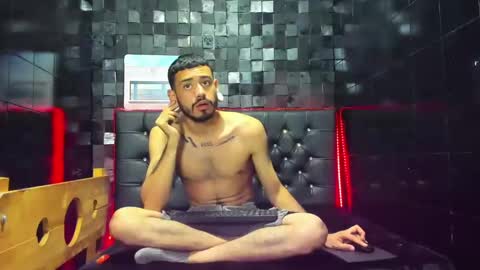 Snapshot of rolo_martinez chatting on November 4, 2025, 7:13 pm rolo martinez online show from November 4, 2025, 7:13 pm