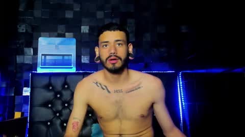 Snapshot of rolo_martinez chatting on November 7, 2025, 4:40 pm rolo martinez online show from November 7, 2025, 4:40 pm