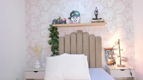   online show from November 1, 2025, 12:07 pm