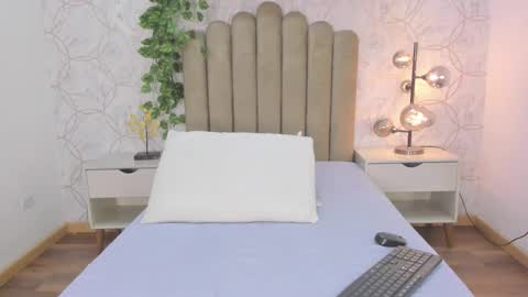   online show from January 14, 2026, 12:22 pm