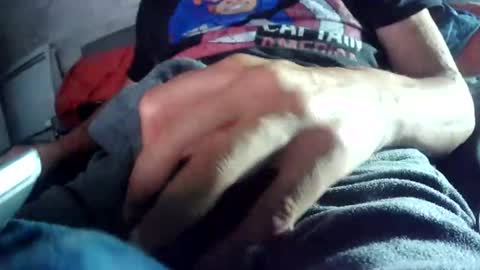 Snapshot of romain954 chatting on April 29, 2026, 8:26 pm romain online show from April 29, 2026, 8:26 pm