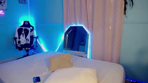 charlotte online show from September 17, 2025, 8:54 pm