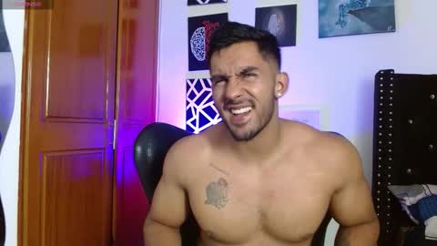 Roman online show from November 19, 2025, 8:53 pm