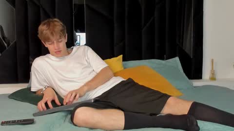 Romeo Ricci online show from January 18, 2025, 4:04 am