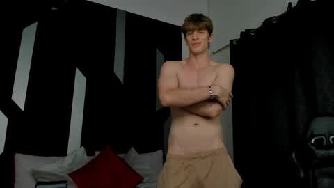 Romeo Ricci online show from April 15, 2026, 7:32 pm