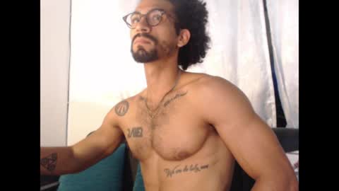 Snapshot of romeocolin_ chatting on March 18, 2026, 8:50 am R O M E O online show from March 18, 2026, 8:50 am