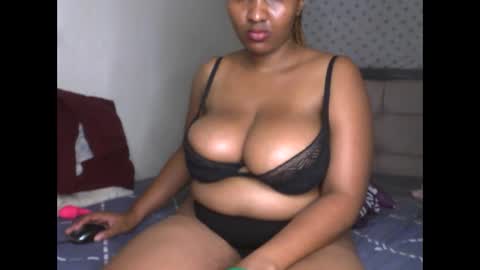 Snapshot of romina_26 chatting on February 22, 2026, 7:45 pm Romina 26 online show from February 22, 2026, 7:45 pm