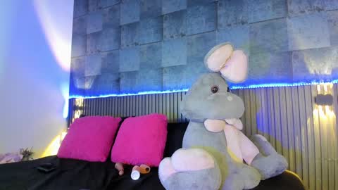 Rominna online show from January 13, 2025, 1:23 am