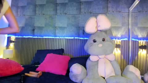 Rominna online show from January 13, 2025, 7:21 pm